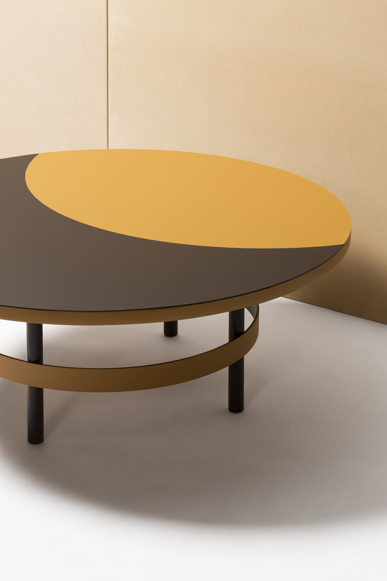 TCR5382_Planet_table_large_low_LIFESTYLE01