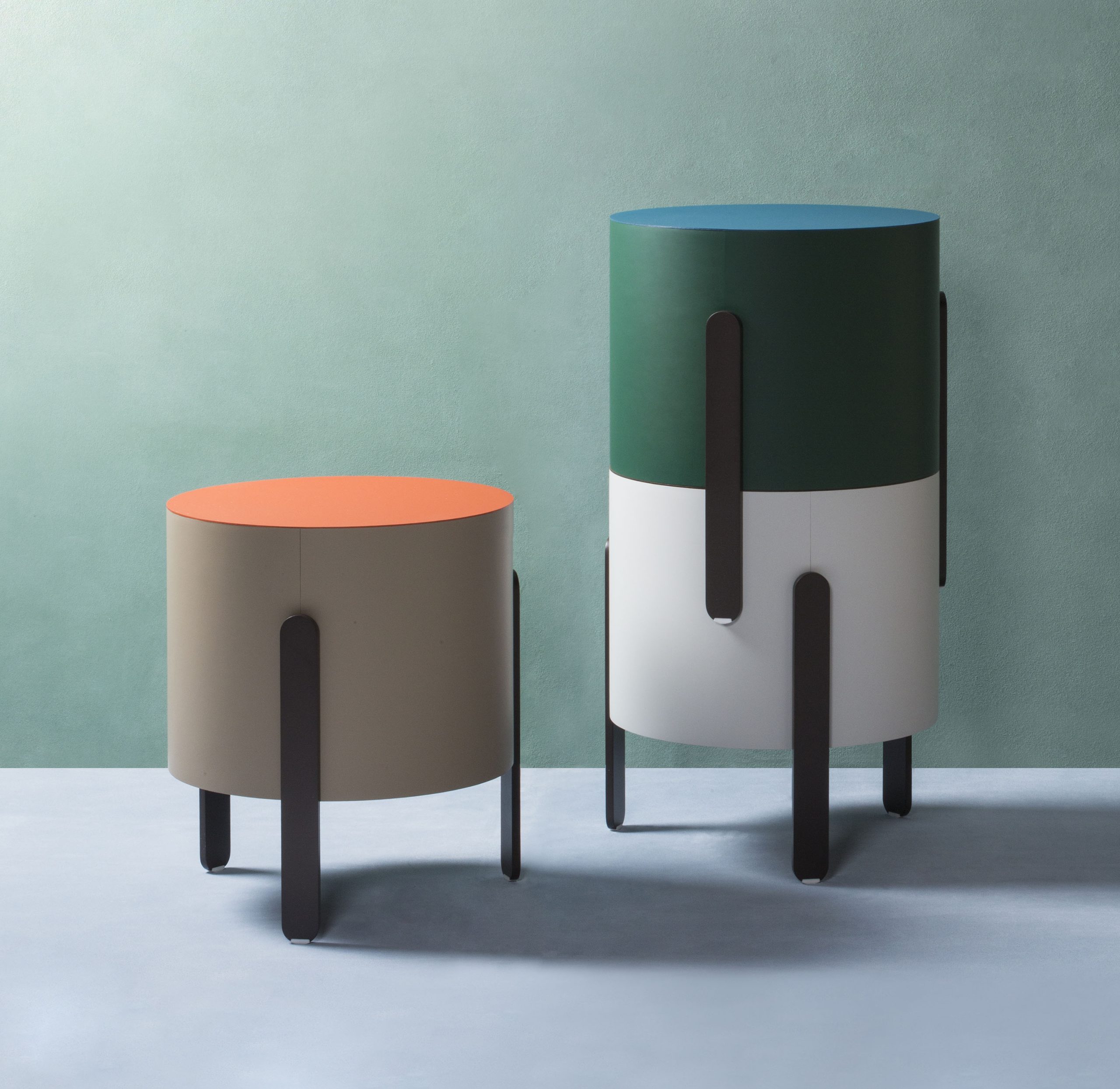 TCR9235BIC_Maui_Stools_Bicolor_LIFESTYLE02