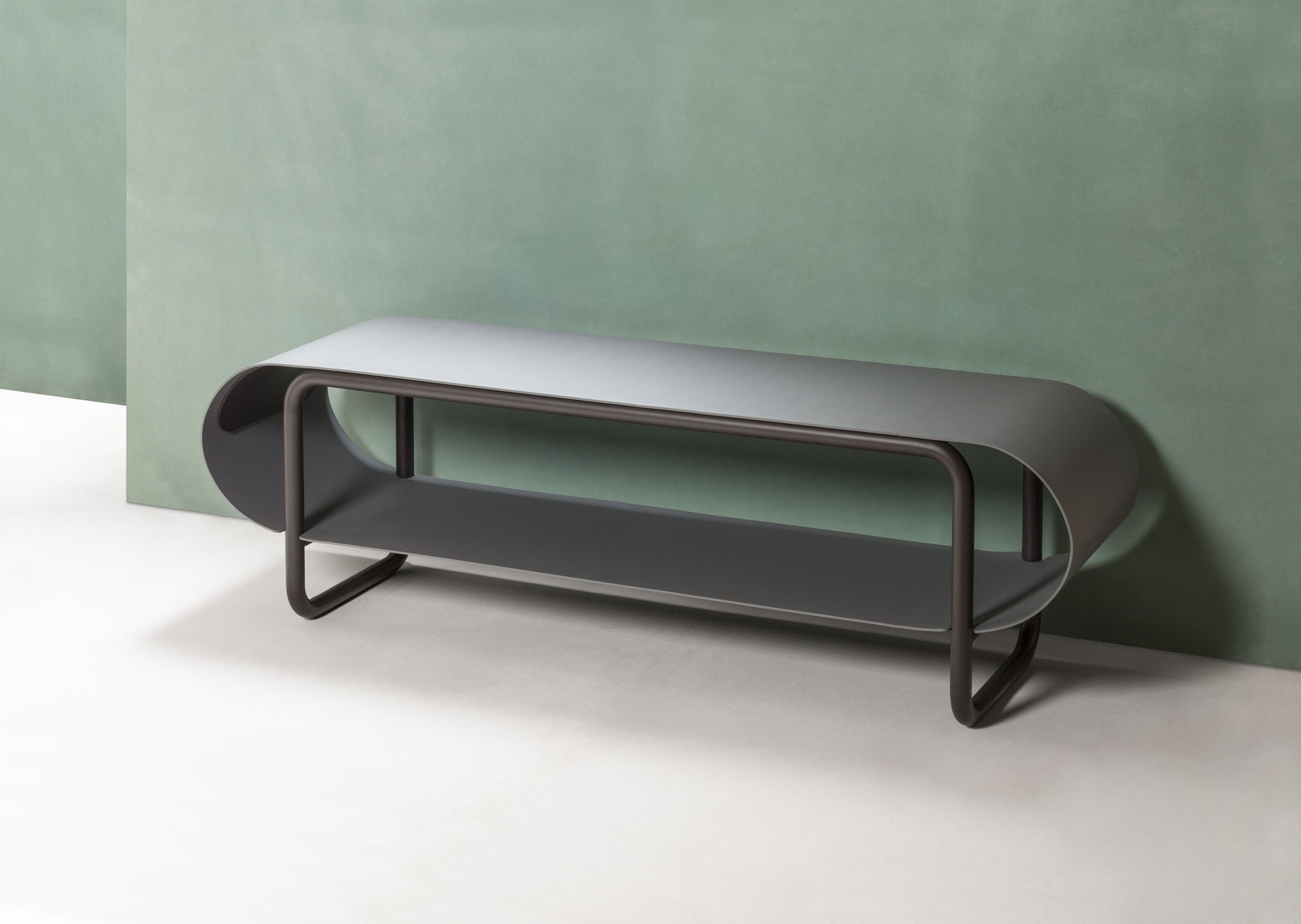 TCR9265_Loop_Bench_T19graphite_LIFESTYLE01
